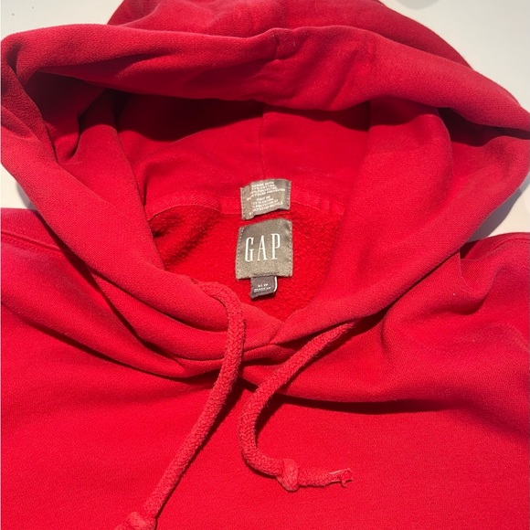 Small Gap red hoodie in good condition - Picture 2 of 2
